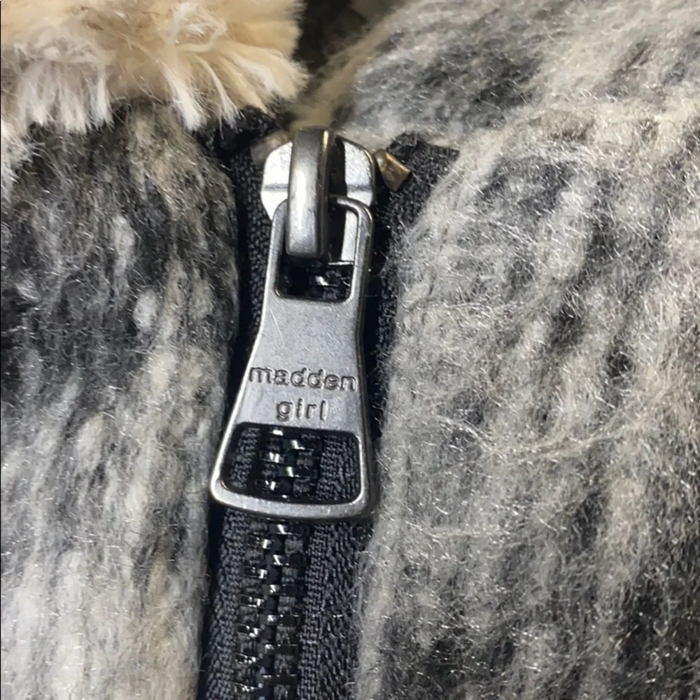 Triple Star Winter Coat With Hood - Picture 10 of 12